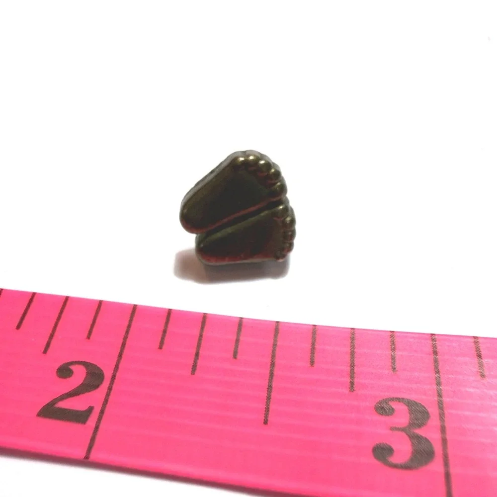 Vintage 1979 V. Evers Baby Feet Lapel Pin Gold Tone Pro-Life Footprints 1970s